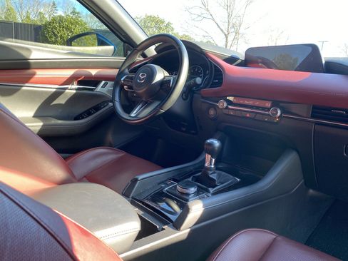 Used 2025 MAZDA MAZDA3 2.5 S Hatchback w/ Premium Pkg image 6