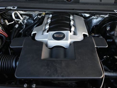 Used 2018 Cadillac Escalade Platinum image 55