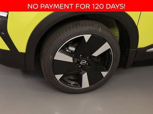 New 2025 Nissan Kicks SR w/ SR Premium Package image 5