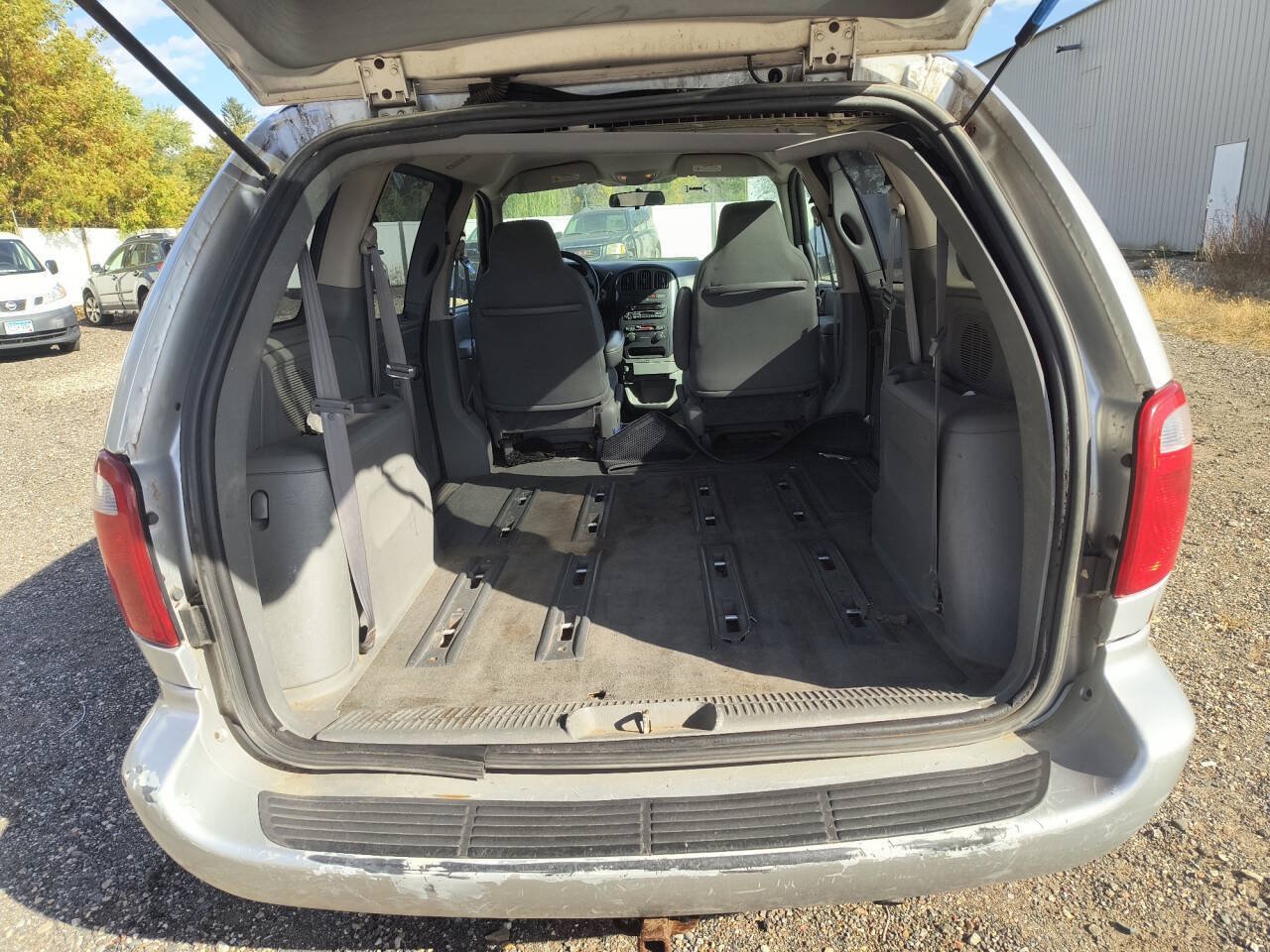 Used 2005 Dodge Caravan SXT FWD image 23