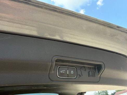 Used 2025 Ford Explorer ST-Line w/ Premium Package AWD/4WD image 46