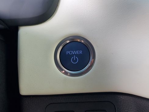 Certified 2024 Toyota Sequoia Capstone image 32