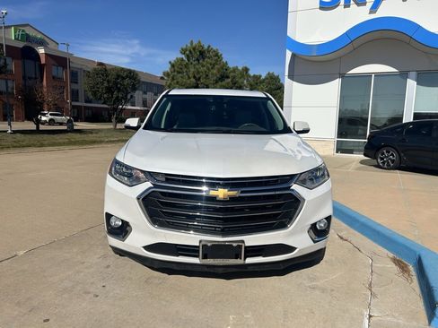 Used 2018 Chevrolet Traverse Premier w/ Driver Confidence II Package image 2