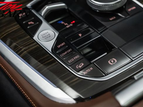 Used 2024 BMW X5 xDrive40i w/ Parking Assistance Package AWD/4WD image 40