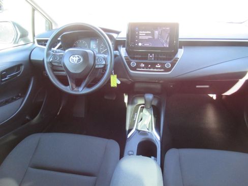Used 2025 Toyota Corolla LE FWD image 13