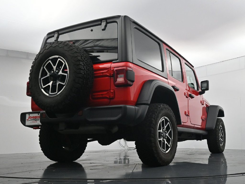 Used 2024 Jeep Wrangler Unlimited Rubicon AWD/4WD image 41