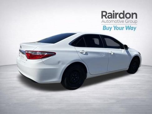 Used 2015 Toyota Camry LE FWD image 7