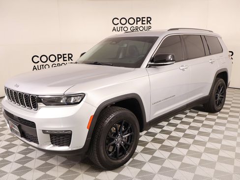 Used 2023 Jeep Grand Cherokee L Limited AWD/4WD image 11