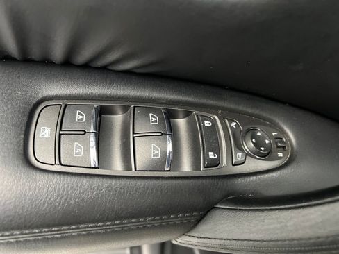 Used 2023 Nissan Armada SL w/ Captain's Chairs Package image 13