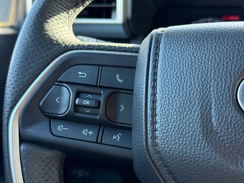 Used 2025 Toyota Tacoma TRD Sport image 28