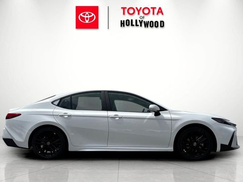 New 2026 Toyota Camry SE FWD image 3