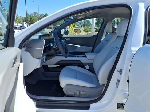 New 2025 Hyundai Ioniq 6 SEL RWD image 16