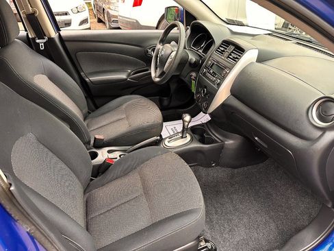 Used 2015 Nissan Versa SV image 9