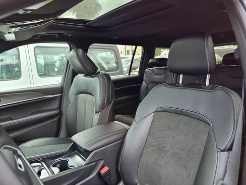 New 2026 Jeep Grand Cherokee L Altitude RWD image 21