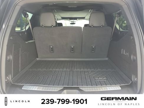 Used 2025 GMC Yukon XL AT4 w/ AT4 Premium Package AWD/4WD image 23