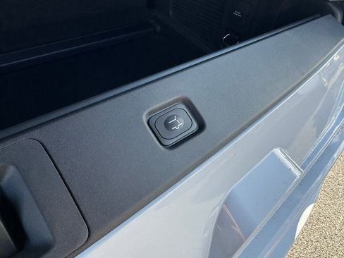 New 2025 Ford Expedition Active image 33