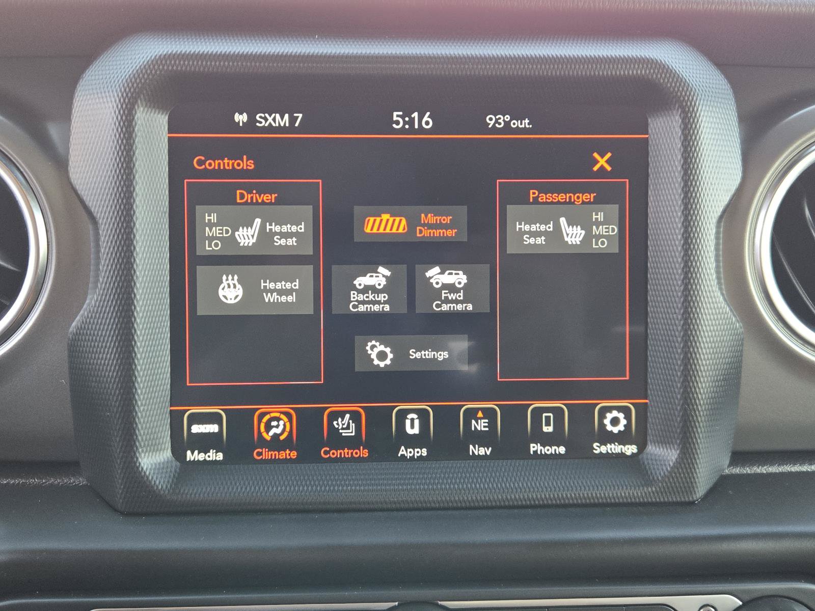 Used 2022 Jeep Wrangler Unlimited Rubicon w/ Xtreme Recon 35" Tire Package AWD/4WD image 11