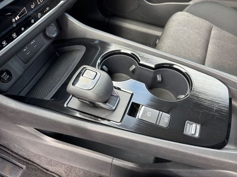Used 2025 Nissan Rogue SV FWD image 43