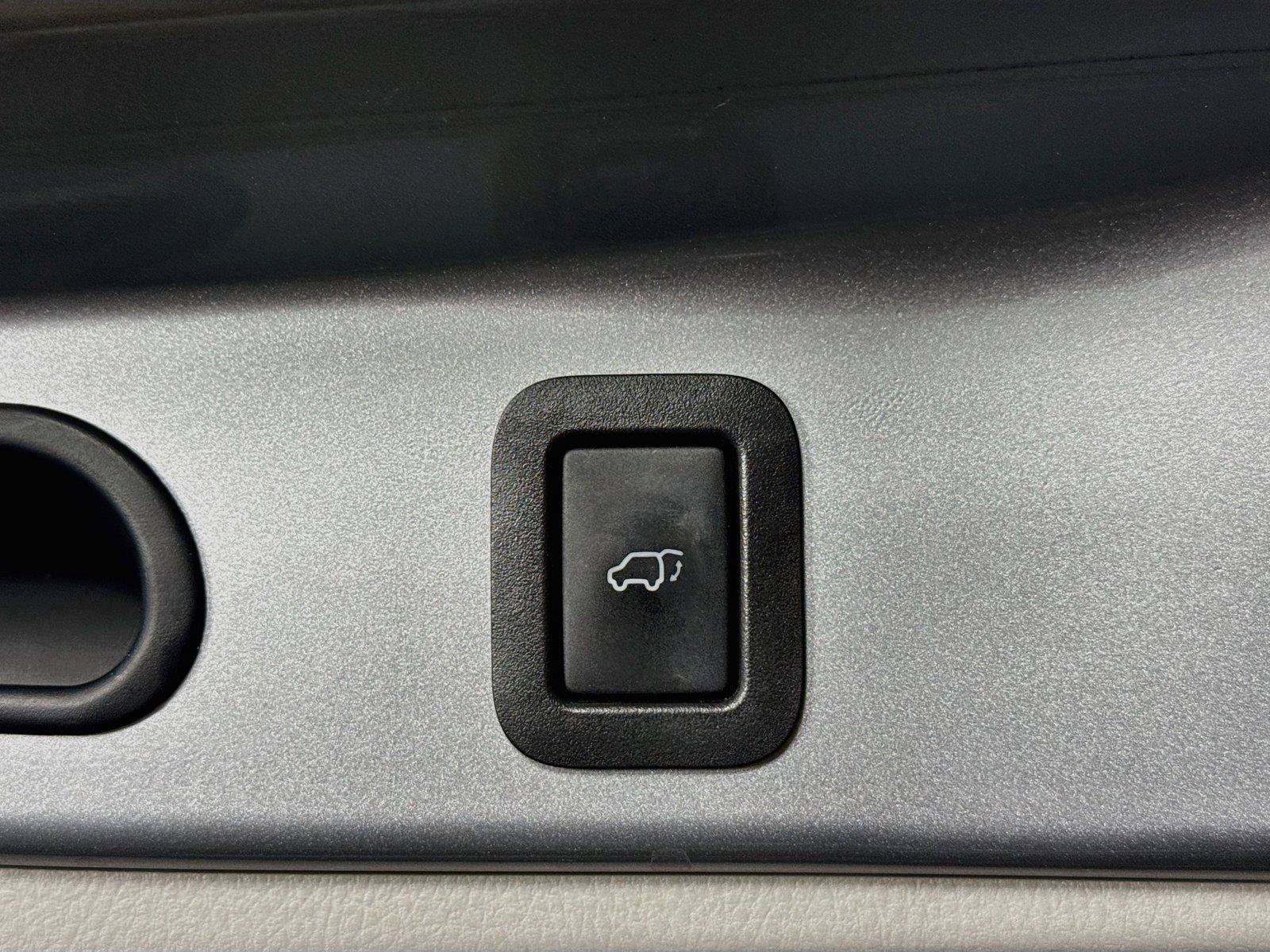 Used 2015 Toyota Highlander Limited FWD image 42