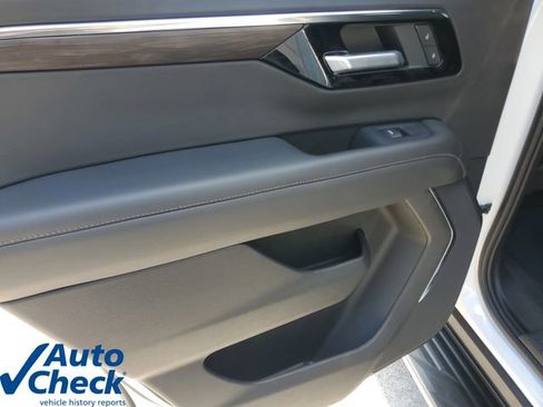 Used 2025 Chevrolet Tahoe LT AWD/4WD image 15