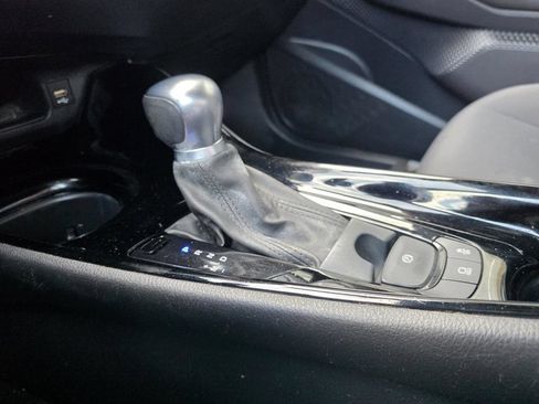 Used 2021 Toyota C-HR XLE FWD image 18