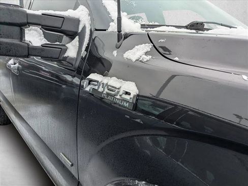 Used 2015 Ford F150 Platinum w/ Equipment Group 701A Luxury image 9