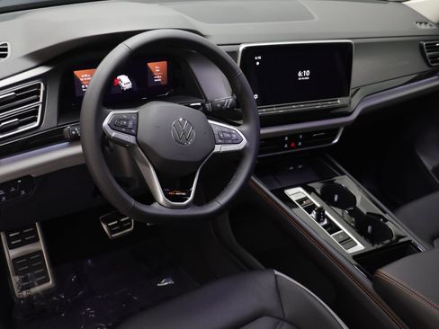 New 2026 Volkswagen Atlas Peak Edition image 6