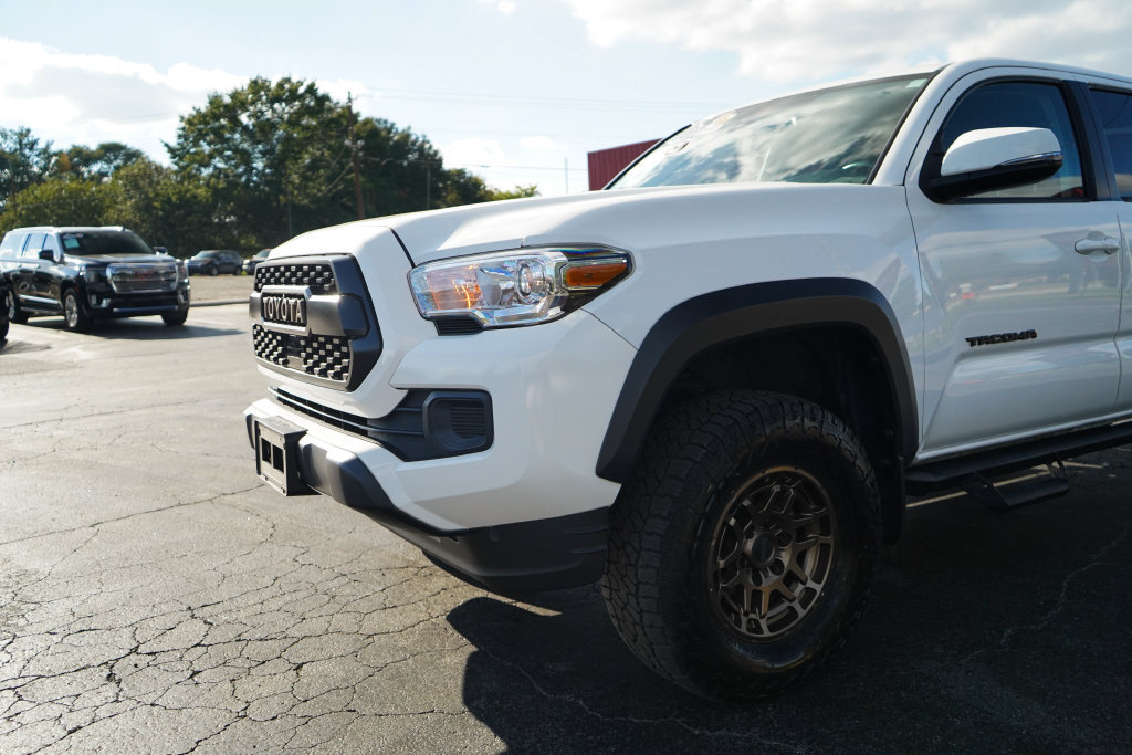 Used 2022 Toyota Tacoma SR5 w/ Trail Edition AWD/4WD image 18