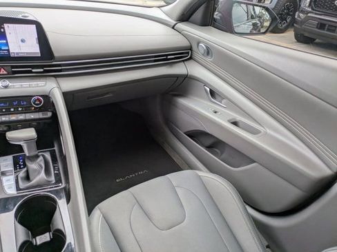 Used 2023 Hyundai Elantra SEL w/ Convenience Package image 14