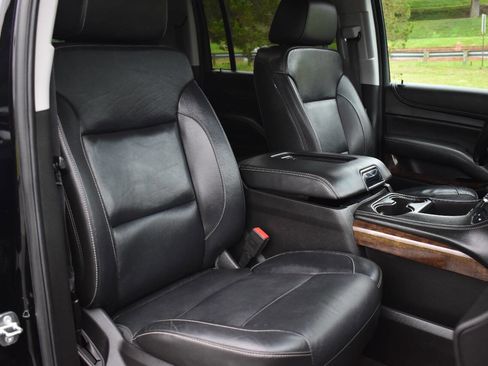 Used 2018 Chevrolet Suburban LT image 14
