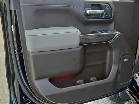 Used 2022 Chevrolet Silverado 1500 LTZ image 15