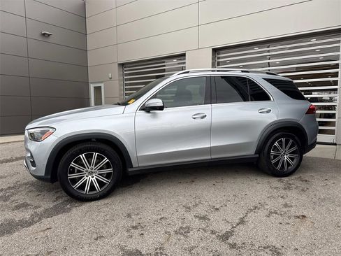 Used 2024 Mercedes-Benz GLE 350 4MATIC w/ Winter Package image 3