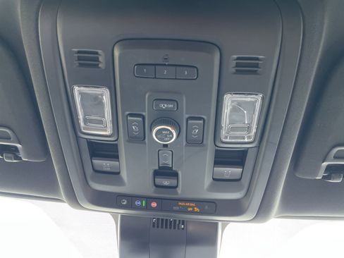 Used 2023 Chevrolet Suburban High Country AWD/4WD image 45