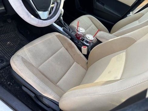 Used 2018 Toyota Corolla LE image 15