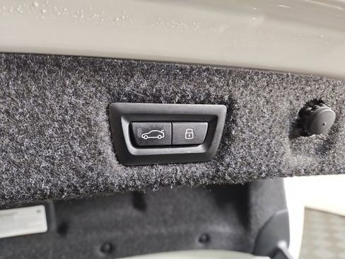 Used 2023 BMW 530e xDrive AWD/4WD image 34