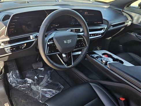 Used 2024 Cadillac Lyriq Tech image 25
