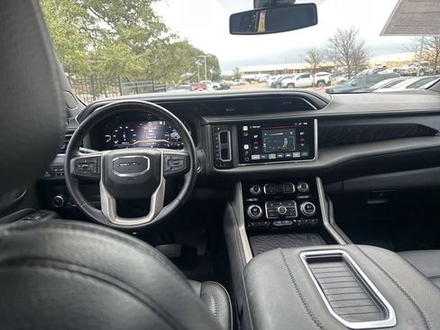 Used 2022 GMC Yukon Denali image 24