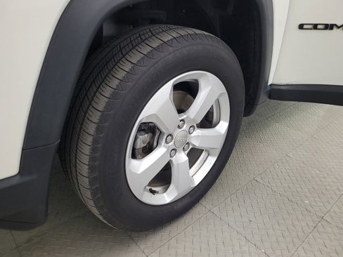 Used 2017 Jeep Compass Latitude w/ Popular Equipment Group AWD/4WD image 31