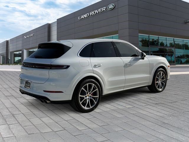 Used 2024 Porsche Cayenne S AWD/4WD image 5