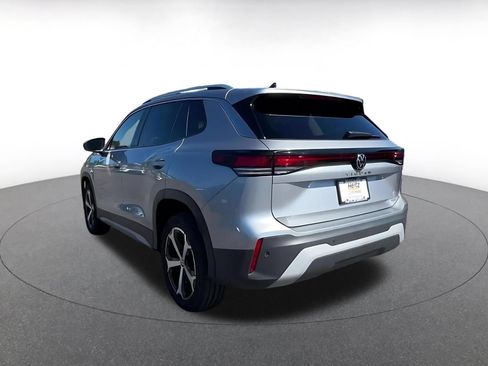 Used 2026 Volkswagen Tiguan SE AWD/4WD image 9