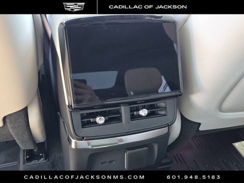 New 2026 Cadillac Vistiq Luxury w/ LPO, Floor Liner Package AWD/4WD image 22