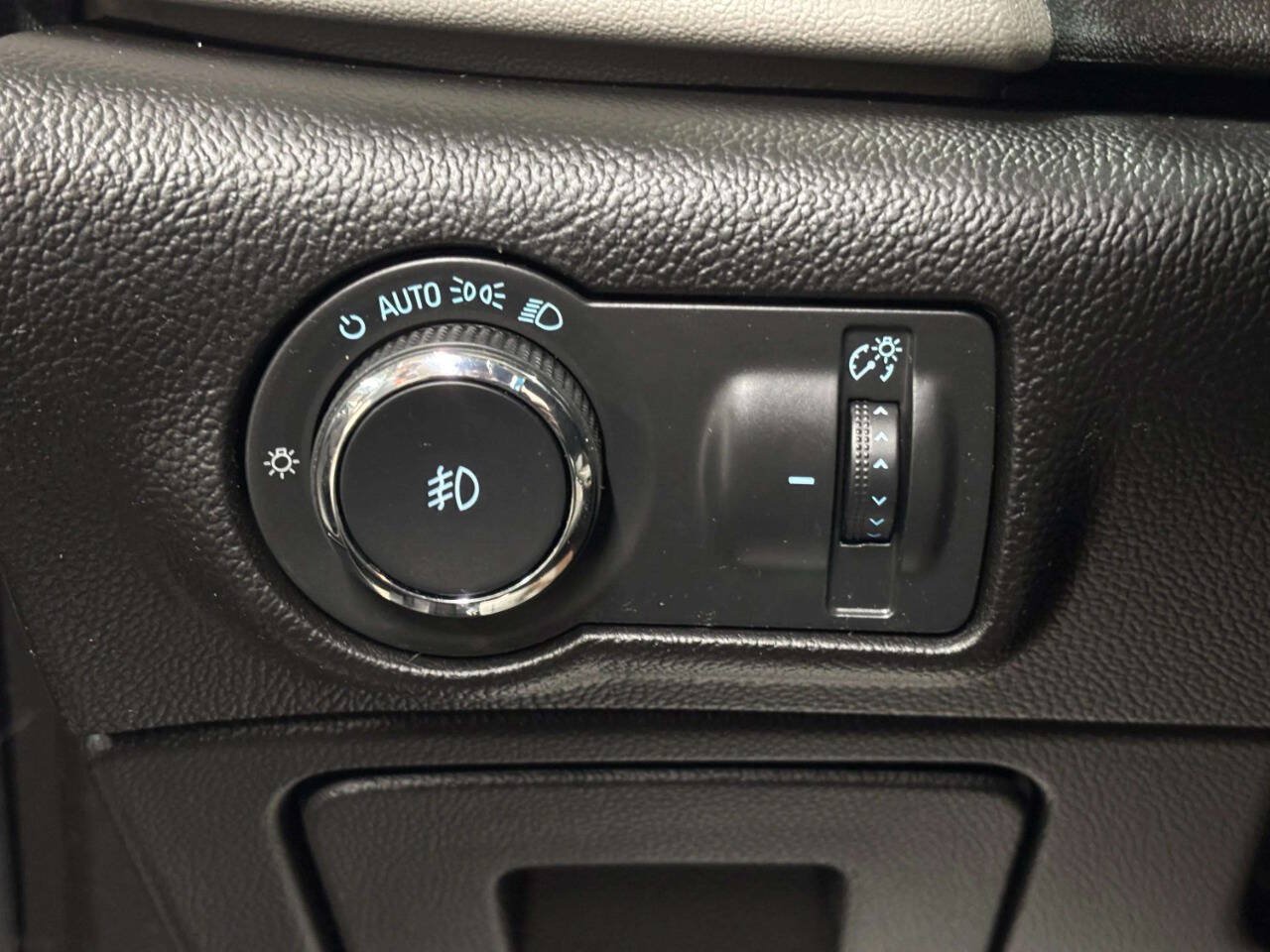 Used 2014 Buick Verano Convenience FWD image 32