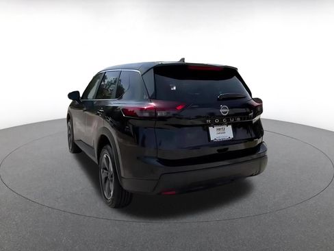 Used 2025 Nissan Rogue SV FWD image 11