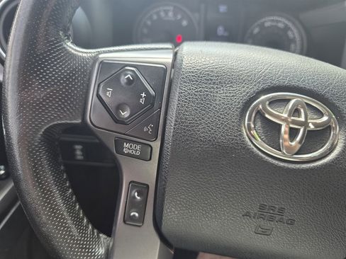 Used 2016 Toyota Tacoma TRD Sport w/ Towing Package AWD/4WD image 23