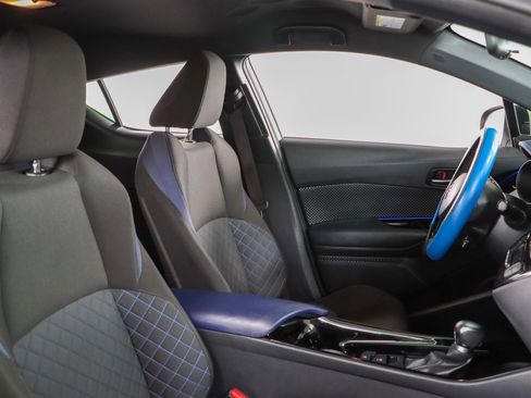 Used 2021 Toyota C-HR XLE image 26