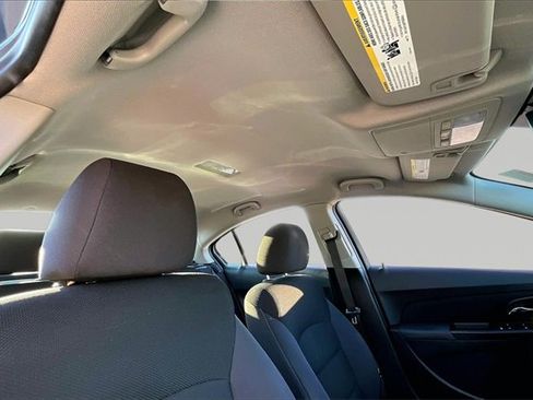 Used 2014 Chevrolet Cruze LT image 24