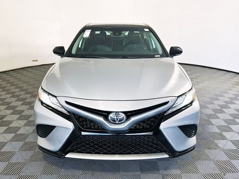 Used 2020 Toyota Camry XSE FWD image 8