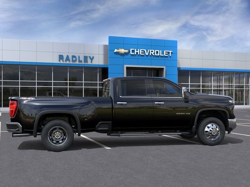 New 2026 Chevrolet Silverado 3500 LTZ w/ LTZ Convenience Package AWD/4WD image 5
