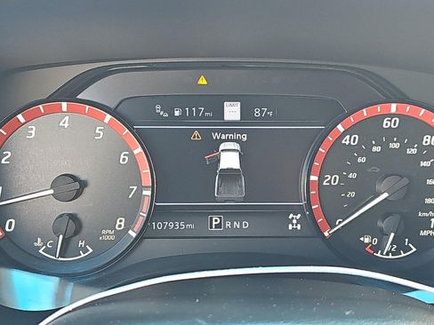 Used 2022 Nissan Frontier PRO-4X w/ Technology Package AWD/4WD image 3