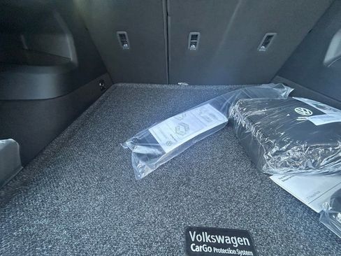 New 2026 Volkswagen Tiguan SE R-Line image 43